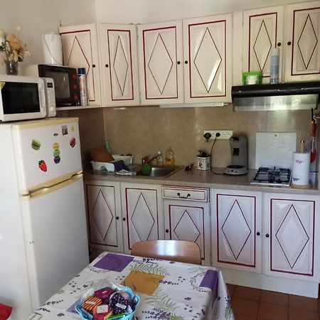 F1 Chambre Et Cuisine Reynès Exteriér fotografie